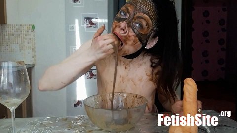 ScatLina - I eat shitty womit (part 2) [FullHD, 1080p] [ScatShop.com]